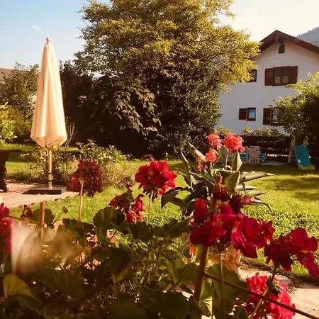 Apartment Charmantes Garten-apartment: Erholung Im Chiemgau