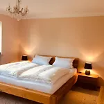 Charmantes Garten-apartment: Erholung Im Chiemgau Daire *