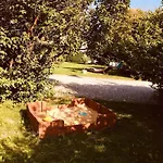 Daire Charmantes Garten-apartment: Erholung Im Chiemgau