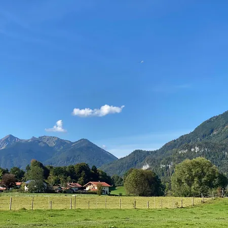 Charmantes Garten-apartment: Erholung Im Chiemgau Apartmán *